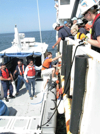 R/V Sam Gray transfers dive teatm to the NOAA Ship Nancy Foster.